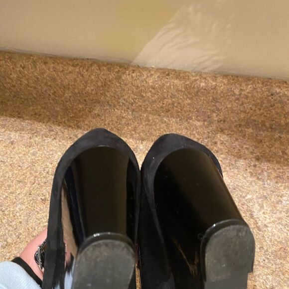 Tahari black wedge shoes size 8 - Picture 7 of 8